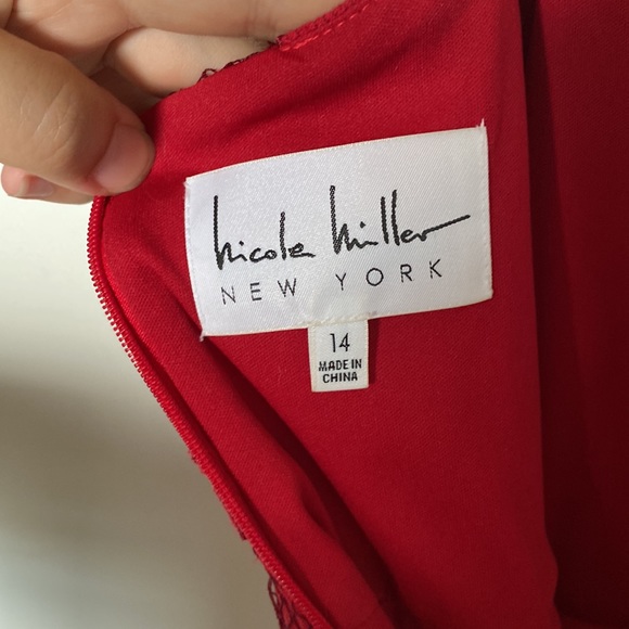 Nicole Miller Stunning lace below knee dress - Picture 5 of 5